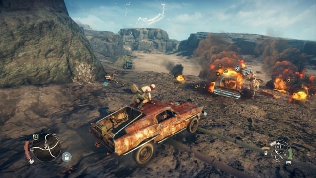 Chum (acima do carro), acompanha Max nas batalhas durante a gameplay com o carro