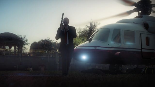 A clássica pistola com silenciador do agente 47 em Hitman